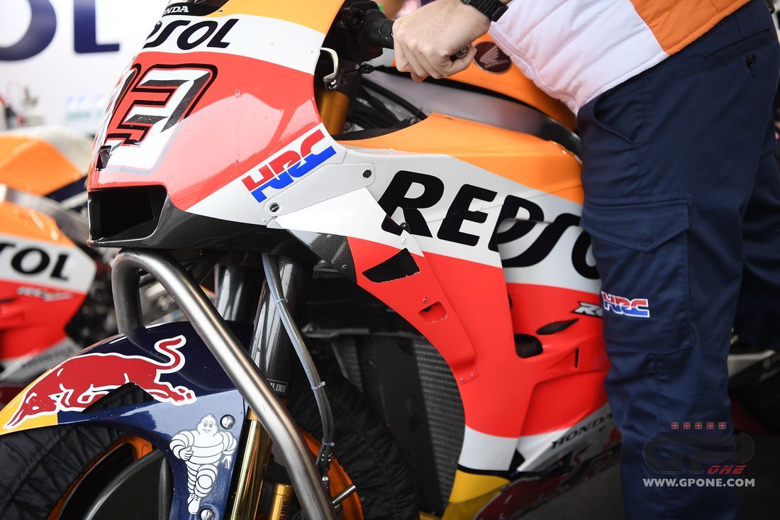 MotoGP Honda Opens Windows On Marquezs Fairing GPonecom