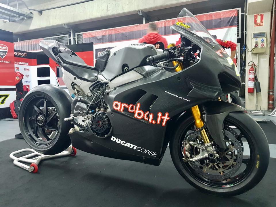 Ducati v4 черный