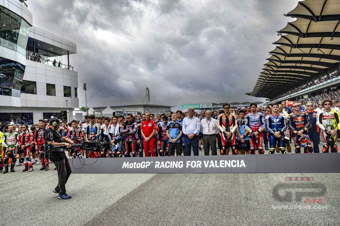 MotoGP, Minute of silence at Sepang, rememberinf the victims in