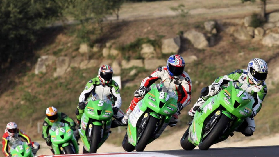 Moto - Gallery: Kawasaki Ninja Trophy