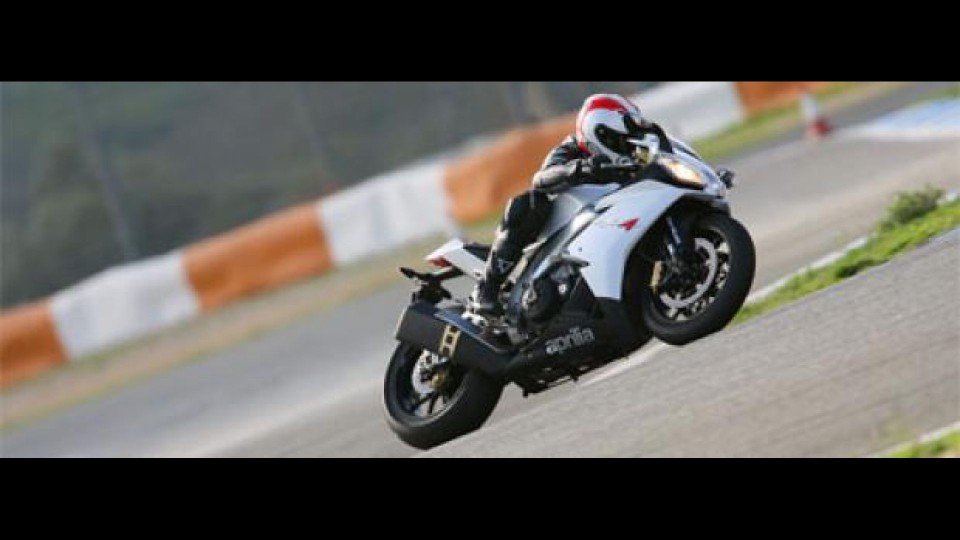 Moto - News: Aprilia RSV4: 296 i richiami per il motore