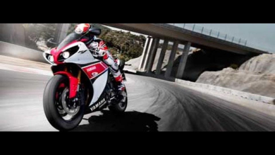 Moto - News: Ben Spies sulla Yamaha YZF-R1 2012 - Video