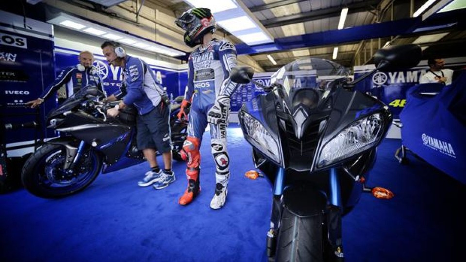 Moto - News: Yamaha YZF-R1 e YZF-R6 Race Blu 2014