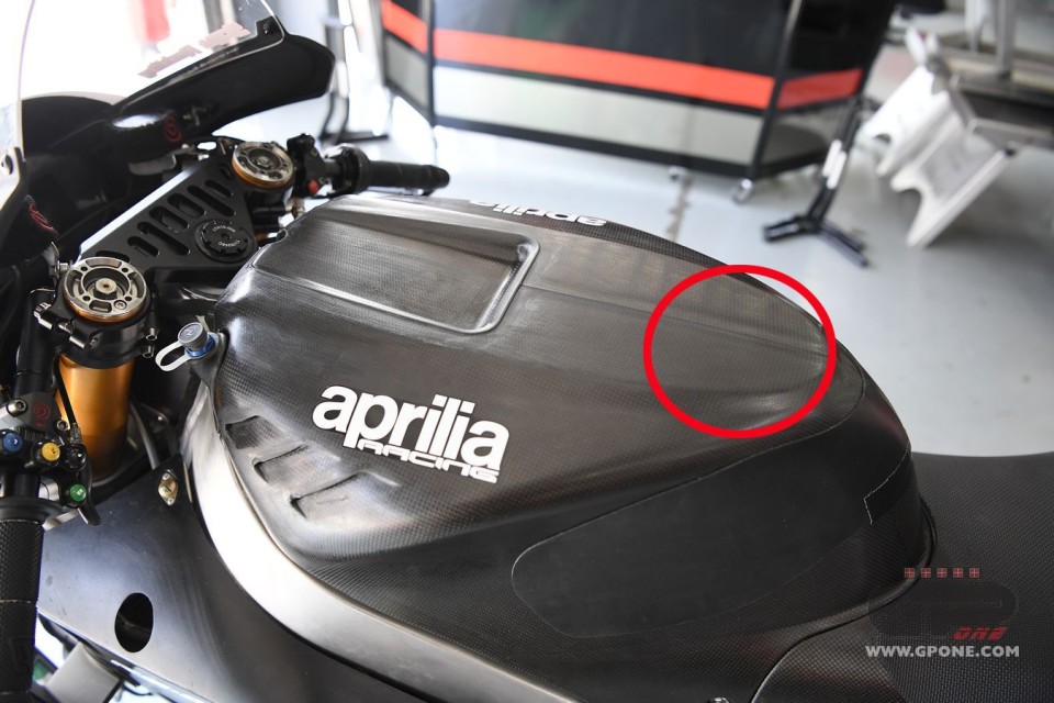 MotoGP: L'Aprilia a Sepang fa saltare il...tappo