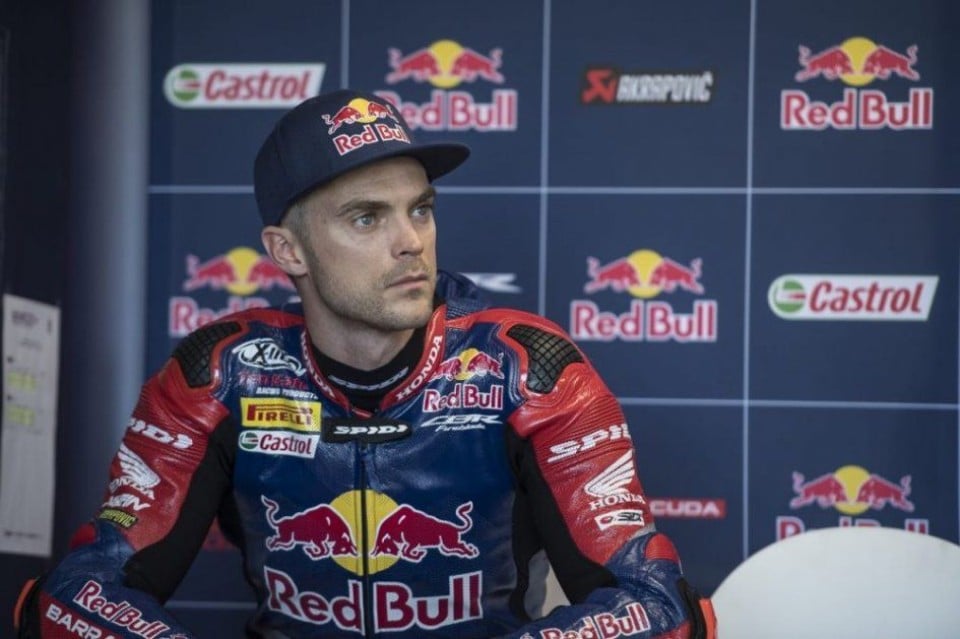 SBK: Honda ha scelto: Leon Camier terzo pilota HRC alla 8 Ore di Suzuka