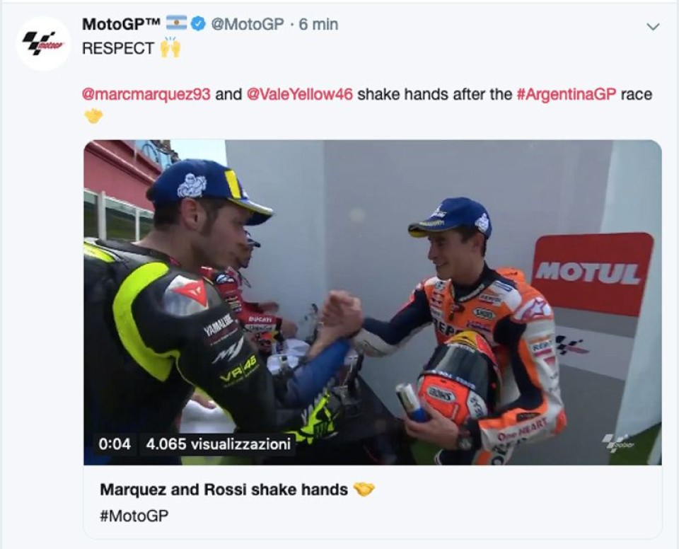 MotoGP: Rossi e Marquez: stretta di mano prima del podio