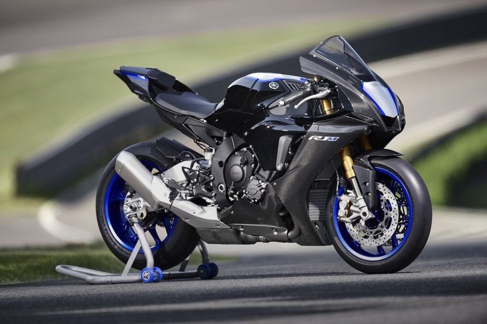 Moto - News: Con la YZF-R1M Yamaha ti porta al Mugello o Le Mans  