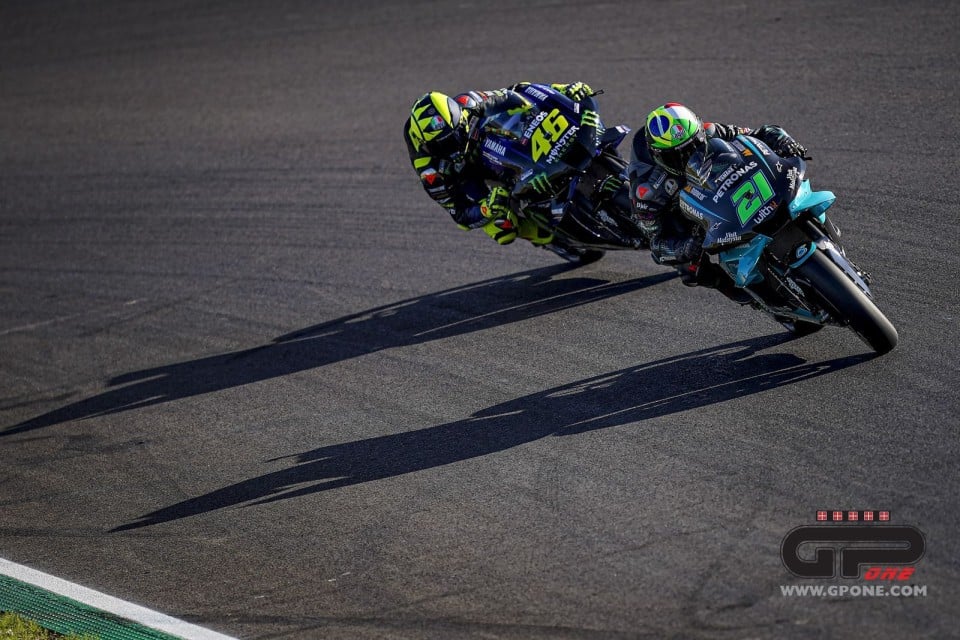 MotoGP: Yamaha, il nemico alle porte: Monster con Rossi sulle carene Petronas