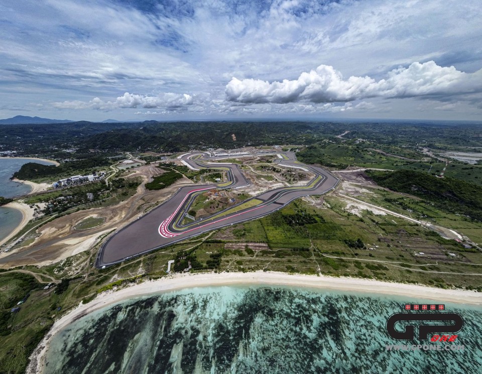 MotoGP: Il circuito di Mandalika visto dal cielo con un drone