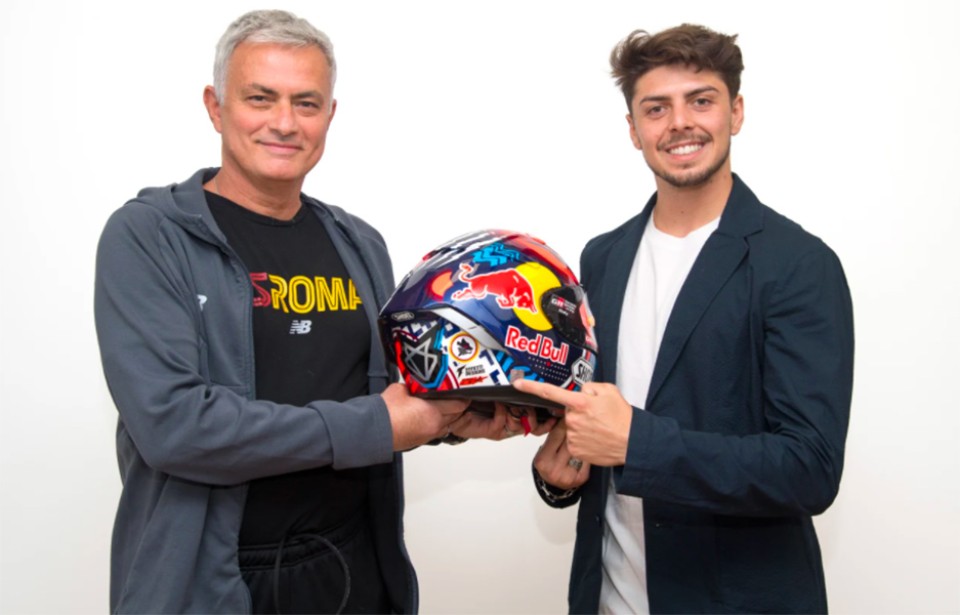 MotoGP: Di Giannantonio porta la AS Roma in MotoGP: il Lupetto sul casco di Diggia