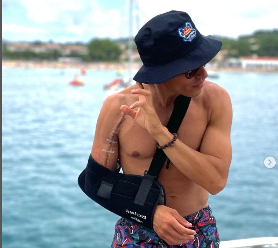 MotoGP: Marc Marquez si rilassa al mare e mostra la sua cicatrice