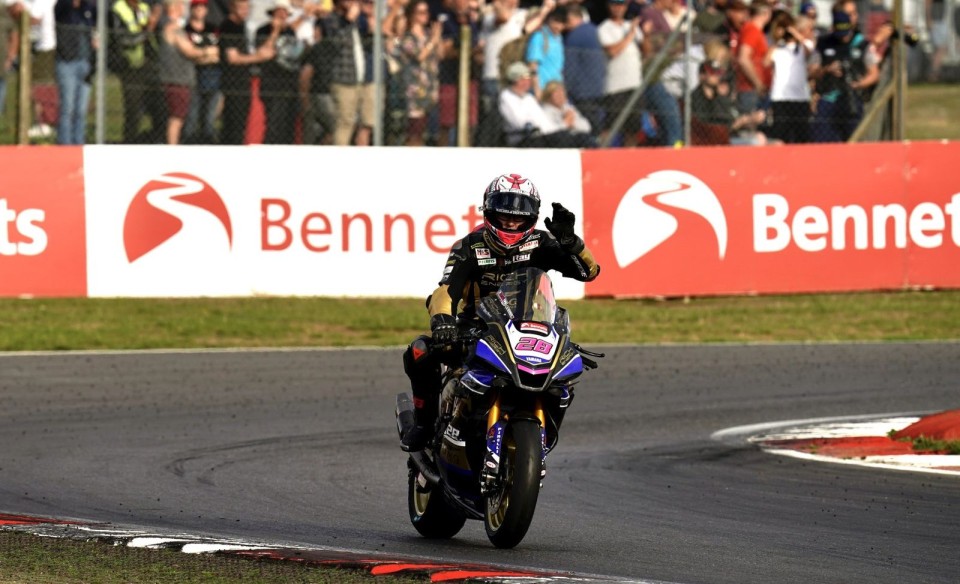 SBK: Tripletta di Bradley Ray nel British Superbike a Snetterton