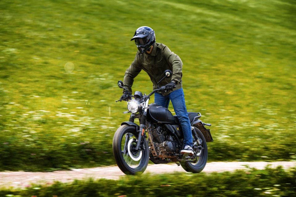 Moto - News: Keeway X-Light 125: tra cafè racer e scrambler, per i più giovani