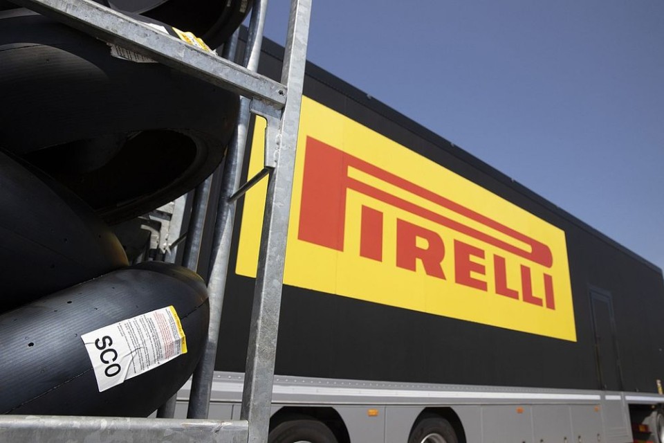 SBK: Pirelli mischia le carte: ad Aragon c’è una nuova anteriore soft