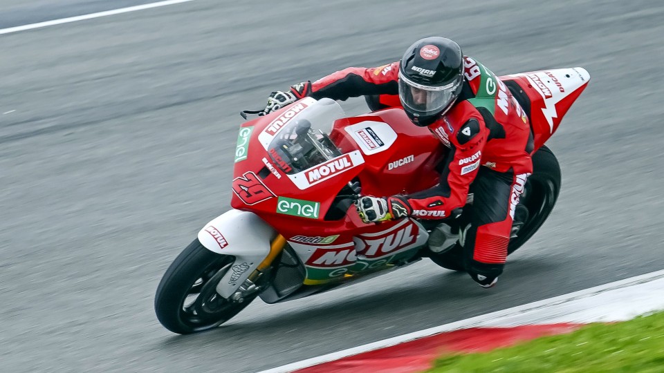 MotoE: Spinelli si prende le seconde prove con la Ducati elettrica V21L