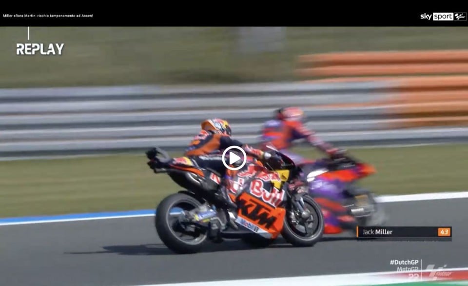 MotoGP: VIDEO - Contatto tra Miller e Martìn: che rischio ad Assen