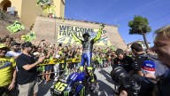 MotoGP: TUTTE LE FOTO. Il trionfo di Rossi fra le vie di Tavullia