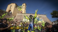 MotoGP: TUTTE LE FOTO. Il trionfo di Rossi fra le vie di Tavullia