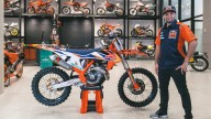 Moto - News: KTM alza i veli sulla cross 450 SX-F Factory Edition 2020