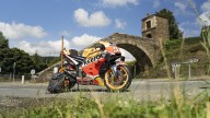 MotoGP: La Honda di Marquez va in vacanza: la RC213V sul Cammino di Santiago