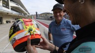 MotoGP: Schwantz e Rossi si fondono in un casco: il regalo speciale di Kevin