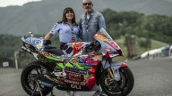 MotoGP: FOTO - Peace and Love: il team Gresini al Mugello tifa per la pace