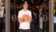 MotoGP: Joan Mir e Dainese all'outlet di Barberino del Mugello