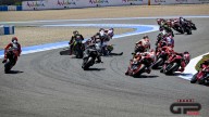 MotoGP: LA FOTOSEQUENZA COMPLETA 57 FOTO: l'ammucchiata nella Sprint race di Jerez