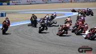 MotoGP: LA FOTOSEQUENZA COMPLETA 57 FOTO: l'ammucchiata nella Sprint race di Jerez