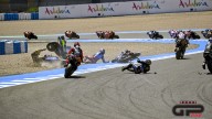 MotoGP: LA FOTOSEQUENZA COMPLETA 57 FOTO: l'ammucchiata nella Sprint race di Jerez