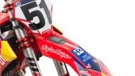 Moto - News: GASGAS MC 250F e MC 450F Factory Edition 2024: le cross professionali