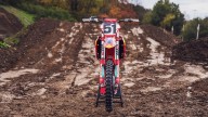 Moto - News: GASGAS MC 250F e MC 450F Factory Edition 2024: le cross professionali