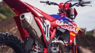 Moto - News: GASGAS MC 250F e MC 450F Factory Edition 2024: le cross professionali