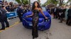 Moto - News: BMW XM: Naomi Campbell l'ha pensata avvolta nel velluto blu